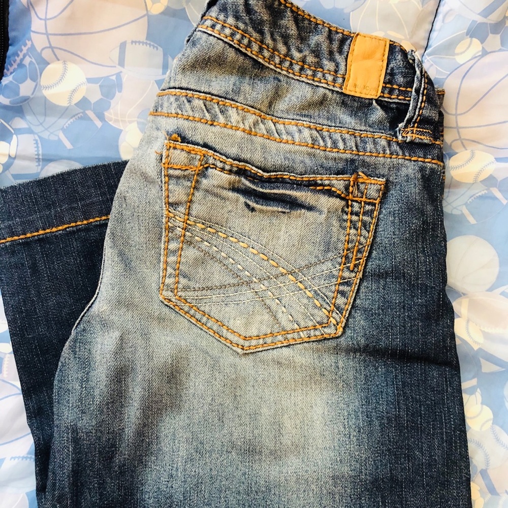 Ladies size 3/4 Maurices brand wide leg capris